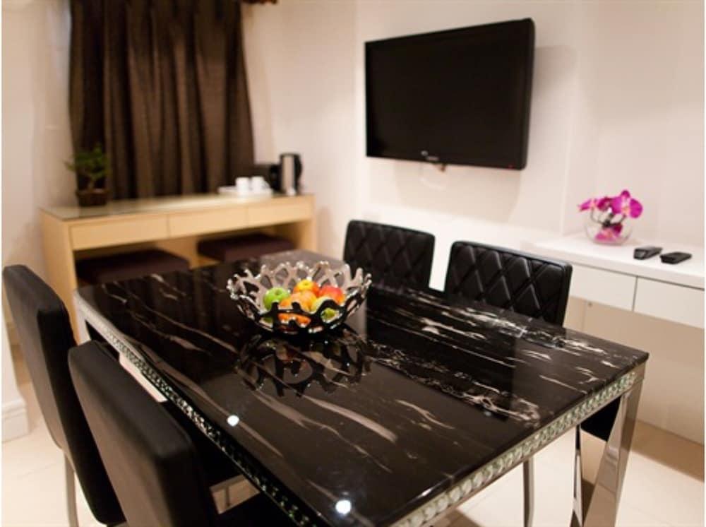 Belle Cour 4* London