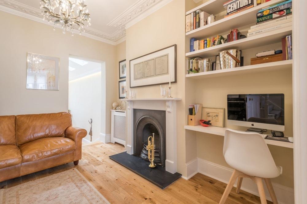 Family In Battersea Holiday home *