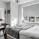 Cromwell Road Apartments