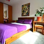 Modern 1 Bed Flat, Central London