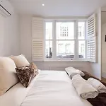 Luxury 2 Bed Apartment With Sw Facing Terrace