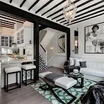 Deluxe Victoria House With Views Over The Historic Pimlico Conservation Area