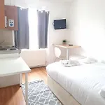 F20- 4Th Floor Studio Fits 2 Near Paddington