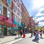 205 Earls Court Rooms