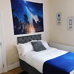 Entire 4 Bedroom Terrace House In London