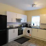 Entire 4 Bedroom Terrace House In London