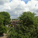 Modern 2-Bedroom Flat Near Chelsea