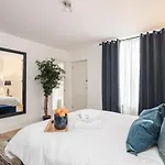 Elegant 3Bed Apartment In Kensington Olympia