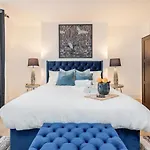 Elegant 3Bed Apartment In Kensington Olympia