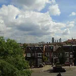 Modern 2-Bedroom Flat Near Chelsea