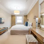 Claverley Court Apartamentos