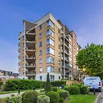 Flourish Apartment - Constant Court - Canary Wharf