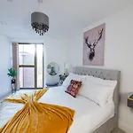 Lux 2 Bedrooms - 2 Bathrooms - F7