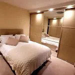 Spacious 2 Bedroom Flat In Baker Street