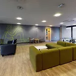 Private Bedrooms And Studios Minutes Away From Wembley Stadium At Sterling Court