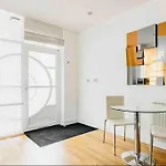 Canary Wharf Luxury Apartment
