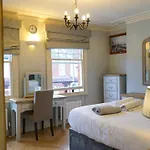 4 Bedroom Residence Hammersmith Fulham