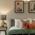 2 Bedroom Apartment With Park Views Shoreditch