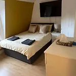 001- Lovely 3-Bedroom Very Close To Oxford Street