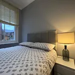 Lovely 2-Bedroom Victorian Flats