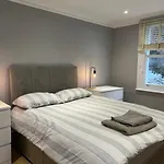 Lovely 2-Bedroom Victorian Flats