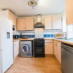 Pass The Keys Cosy Se London House Near Tube Line