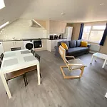 Stunning 1 Bedroom Flat In Wood Green