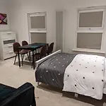 Fully-Equipped Flat In The City Of London.