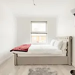 Lovely And Comfortable Home Stay In London