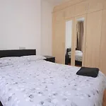 Great Flat Located In Trendy Soho