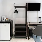 Luxury 5Bd Suite Guest House