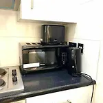 Beautiful One Bedroom Flat In Central Location