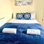 Beautiful One Bedroom Flat In Central Location