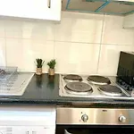 Beautiful One Bedroom Flat In Central Location