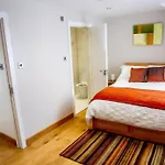 Airy, 3 Bedrooms, Ensuite , Central London Flat