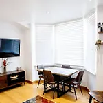 Airy, 3 Bedrooms, Ensuite , Central London Flat