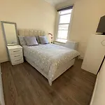 Private Rooms In Excellent Family House ,Zone 2