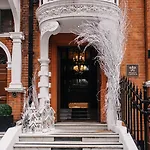 11 Cadogan Gardens