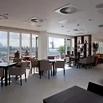Hyatt House London Stratford - Aparthotel