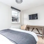 Bright Guest House In Canary Wharf