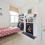Family Home In Battersea By Underthedoormat