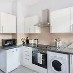 Superb Apts In Earls Court