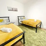 3 Bedrooms London Urban Escape