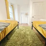 3 Bedrooms London Urban Escape
