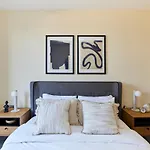 The Weavers Field Place - Classy 3Bdr Flat With Terrace
