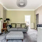 Pass The Keys Luxury Converted Victorian Flat In Leafy Highbury