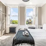 Pass The Keys Luxury Converted Victorian Flat In Leafy Highbury
