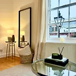 Stylish One Bedroom Apartment In The Heart Of Angel