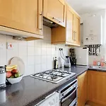 Central London Stylish Room