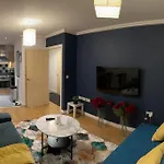 Entire Flat In Ealing
